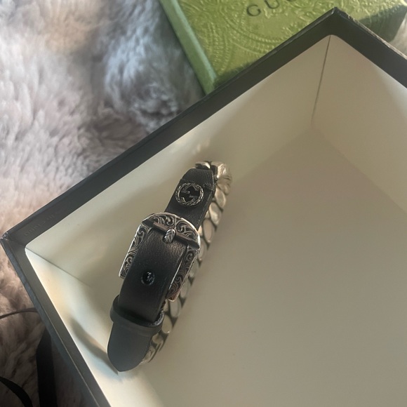 GUCCI BRACELET WITH LOGO - Picture 7 of 9